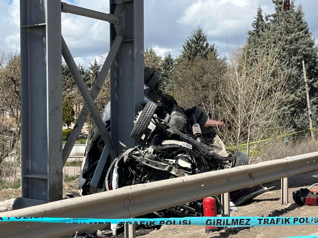 5 kişinin öldüğü otobüs kazası kamerada! Kimlikler belli oldu 11